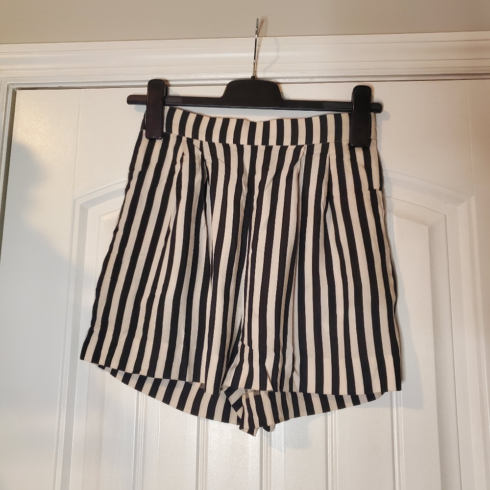 STRIPED SHORTS